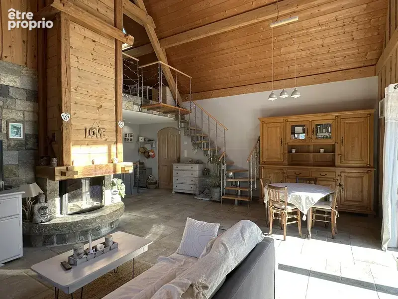 Propriété d'exception! Très beau chalet 4 pièces sur plus d'un hectare de terrain attenant. - photo 8