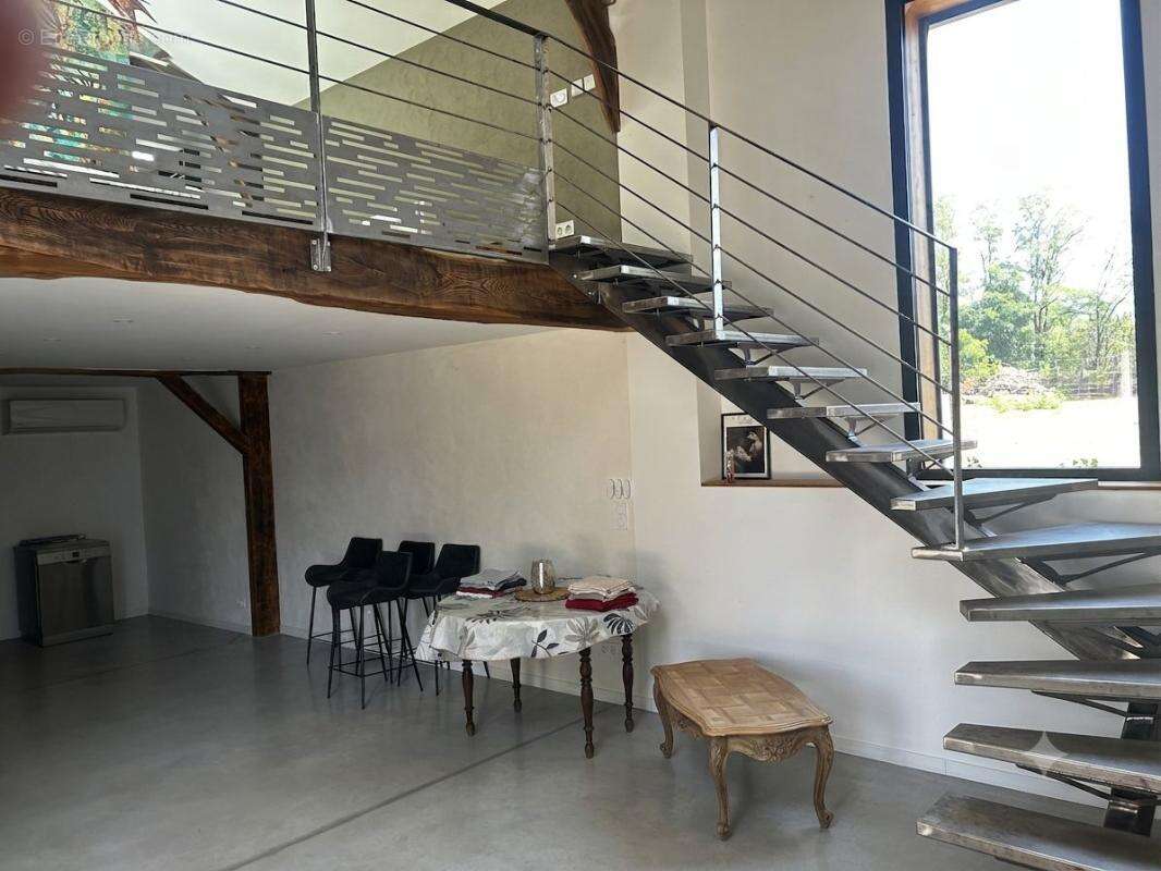 Magnifique corps de ferme en pisé rénové de 224 m² habitables sur 2 153 m² de terrain - photo 18