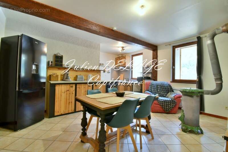 Appartement à SAINT-CLEMENT-SUR-DURANCE