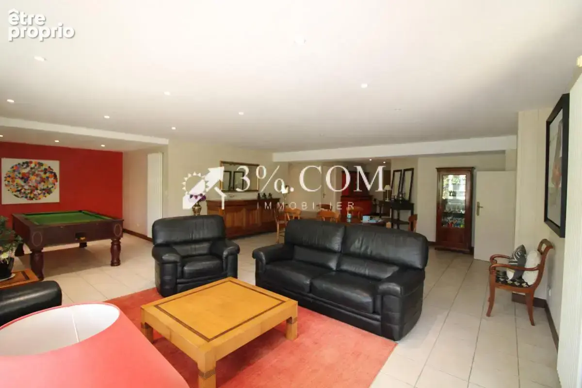 Locoal-Mendon Centre - photo 9