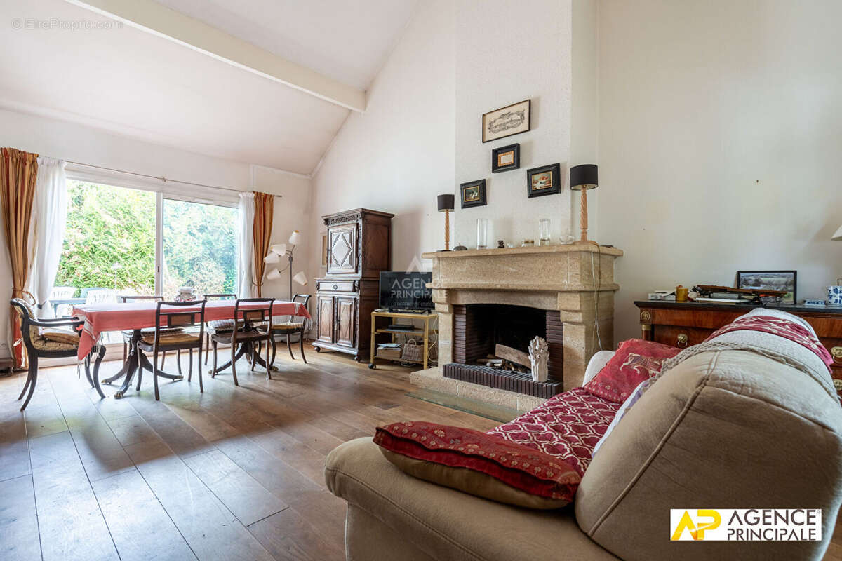 Maison Le Mesnil Le Roi 5 pièce(s) 113.65 m2 - photo 2