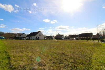 Terrain à CONTRES