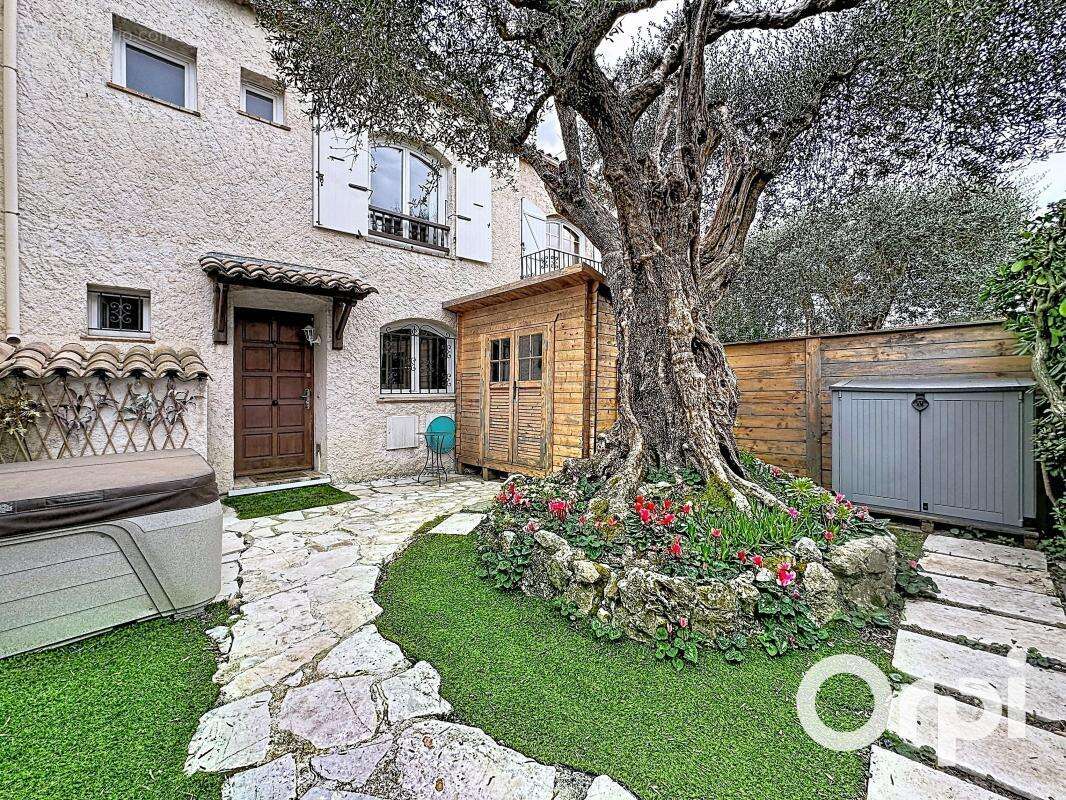 Maison à VILLENEUVE-LOUBET