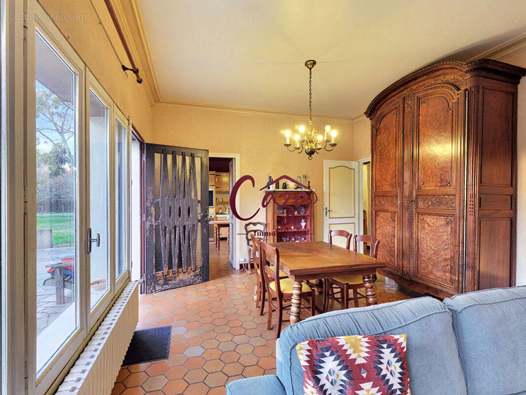 Maison à FARGUES-SAINT-HILAIRE