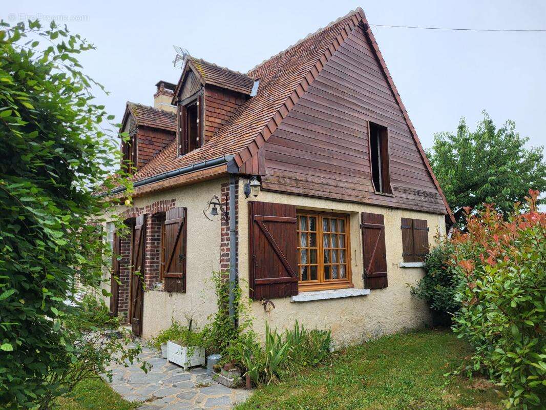 Maison à SAINT-AGIL