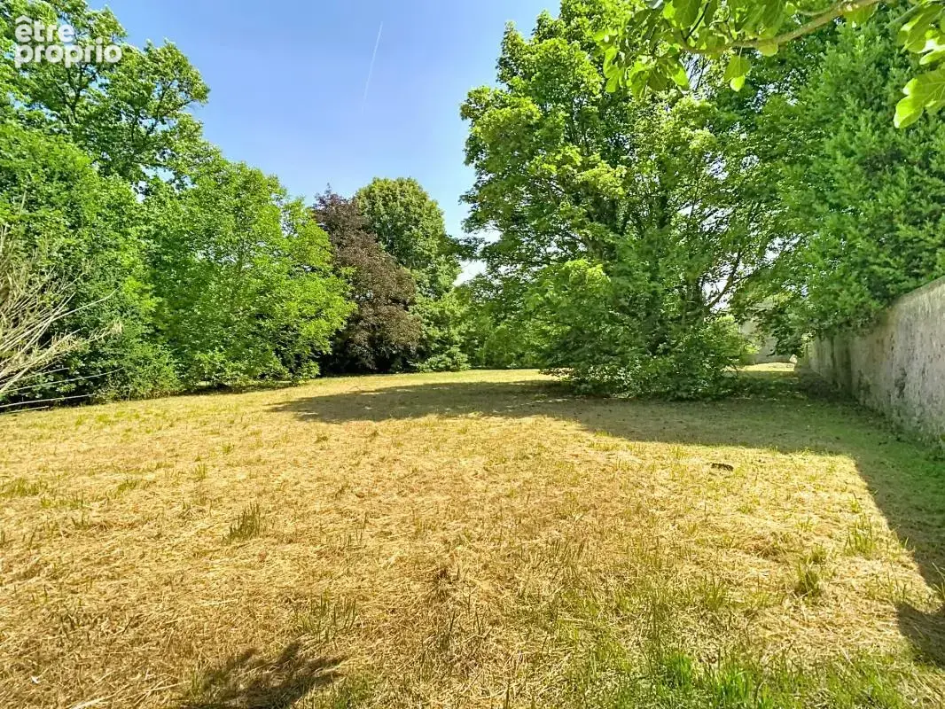 Centre ville de Crouy sur Ourcq - 4.000 m² de Terrain clos avec grange à rénover - photo 3