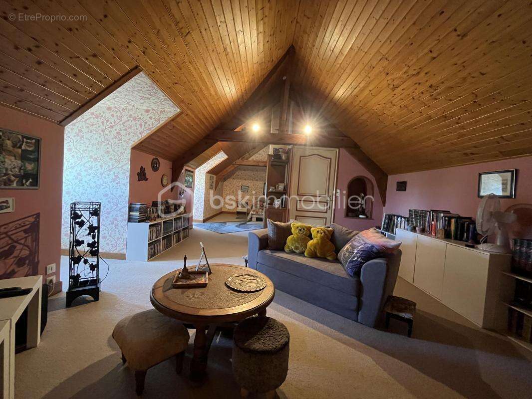  COUP DE CŒUR – Maison familiale avec grand terrain et beaux volumes - photo 12
