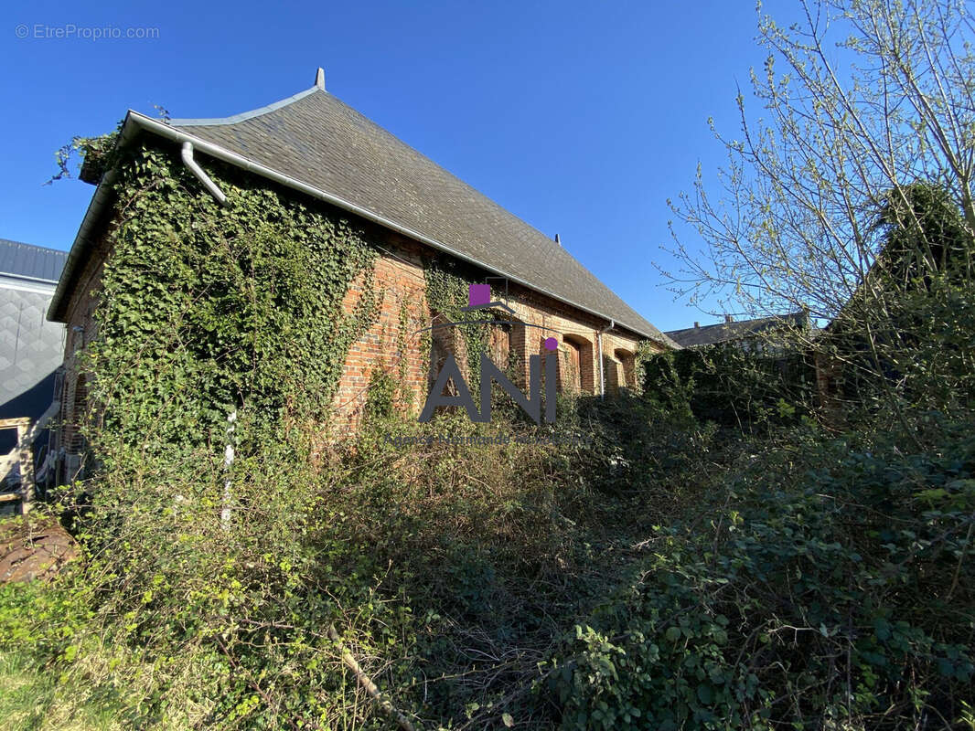 Commerce à BACQUEVILLE-EN-CAUX