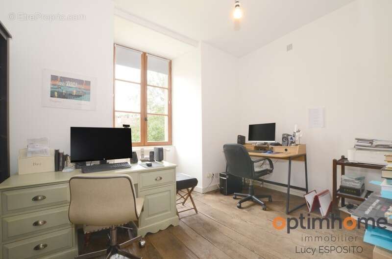 Maison à NANTEUIL-EN-VALLEE