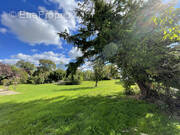Terrain à SAINT-CHRISTOPHE