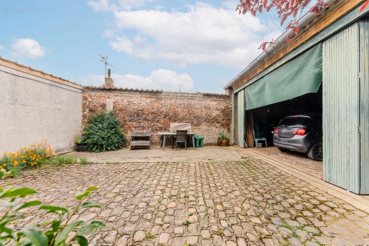 Maison à GONDECOURT