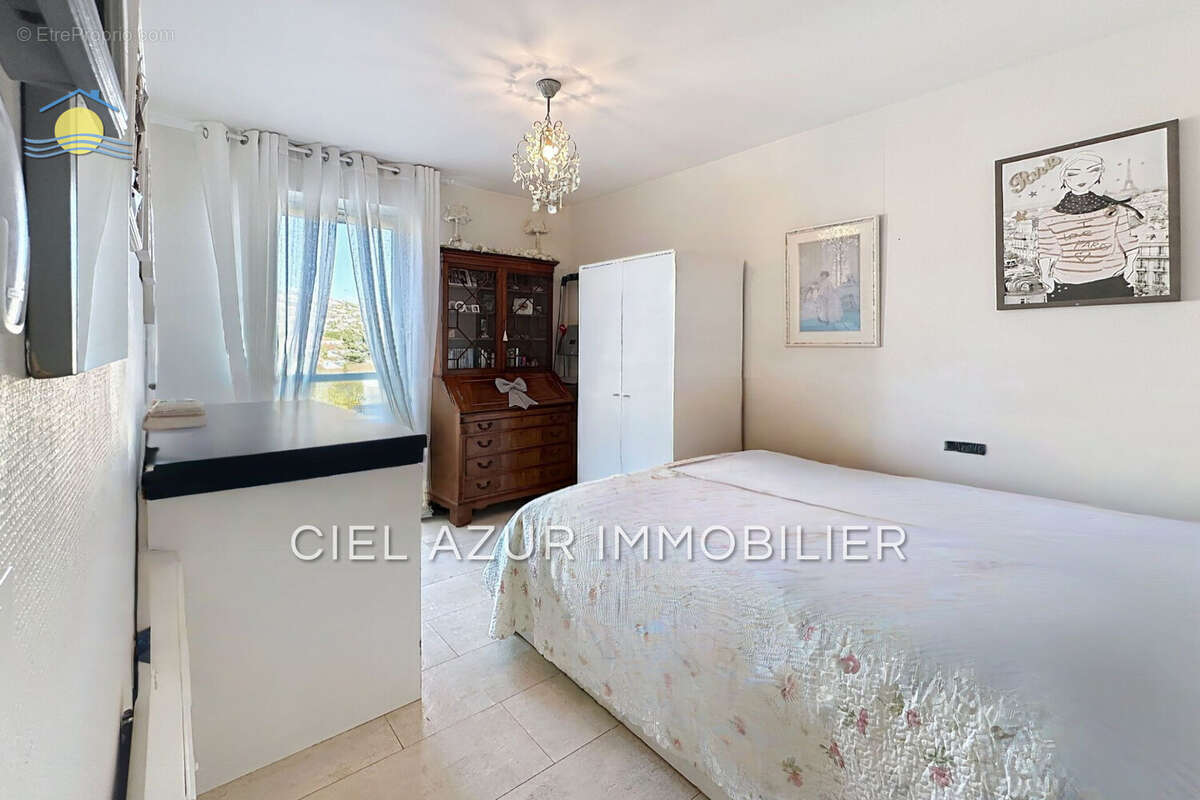 Appartement à VALLAURIS