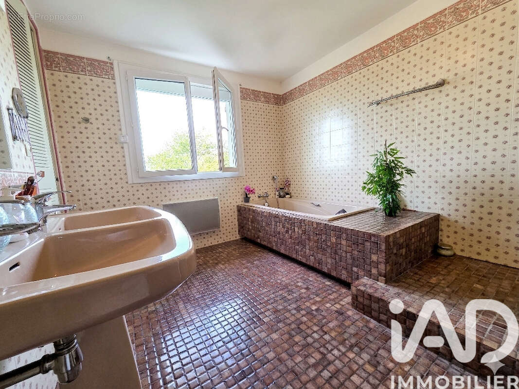 Maison 149 m² à Chatellerault  - photo 7