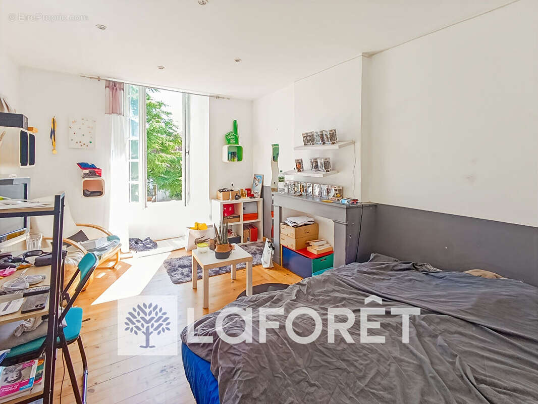 Maison à VILLARS-EN-PONS