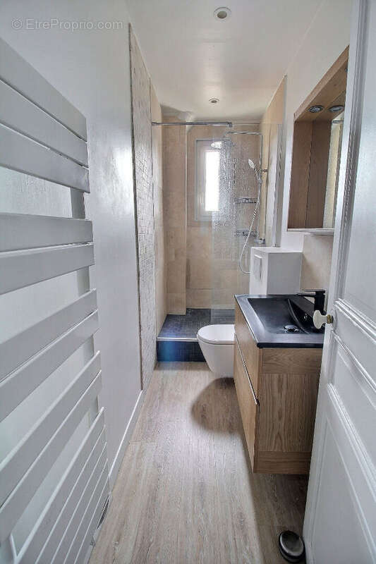 Appartement à LA GARENNE-COLOMBES