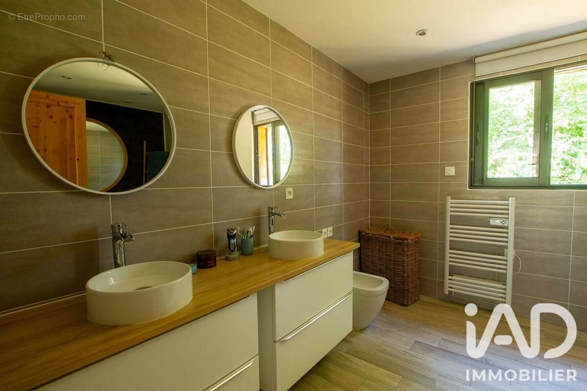 Maison 138 m² à Sainte-Foy-De-Longas  - photo 7