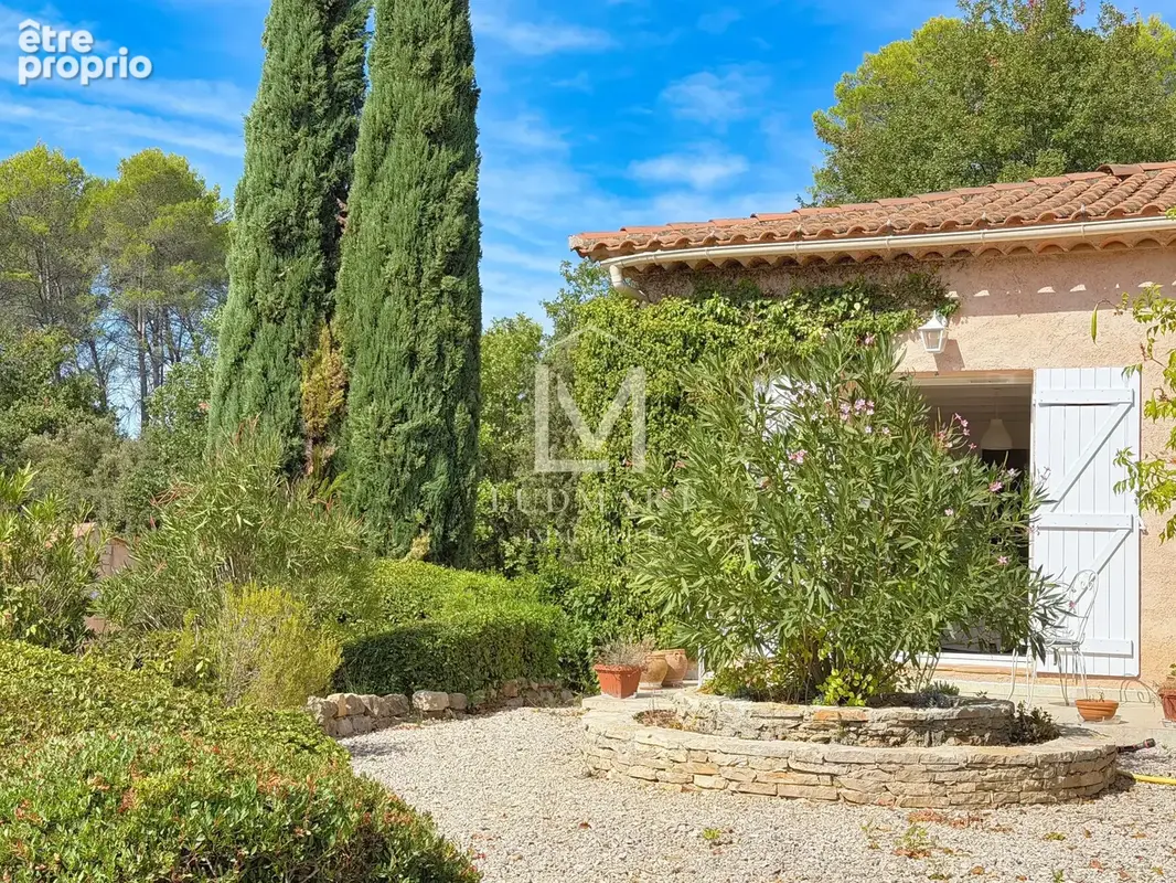 Propriété à vendre à Lorgues   225 m2 habitables, 5 chambres, maison d’amis, piscine et terrain de 4 000 m2 - photo 11