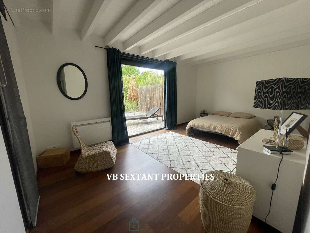 15 mn de Bordeaux, Latresne, magnifique maison de charme en bois avec  dépendance - photo 8