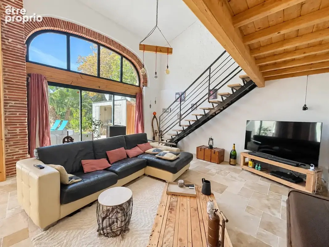 Belle maison ancienne rénovée de 290 M2 sur 2352 m2 clos et arboré - photo 5