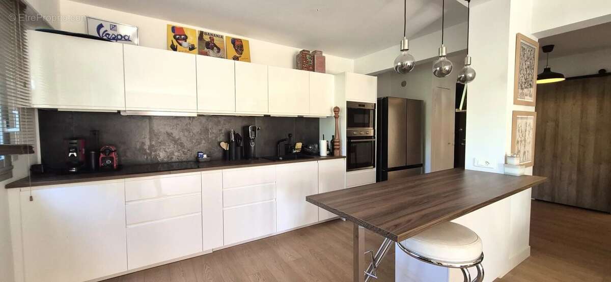 Appartement à SAINT-LAURENT-DU-VAR