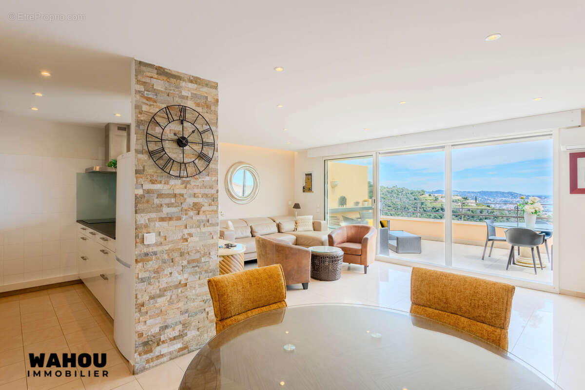 Appartement à MANDELIEU-LA-NAPOULE