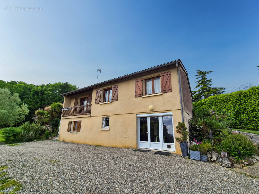 Maison à MONTAUT-LES-CRENEAUX