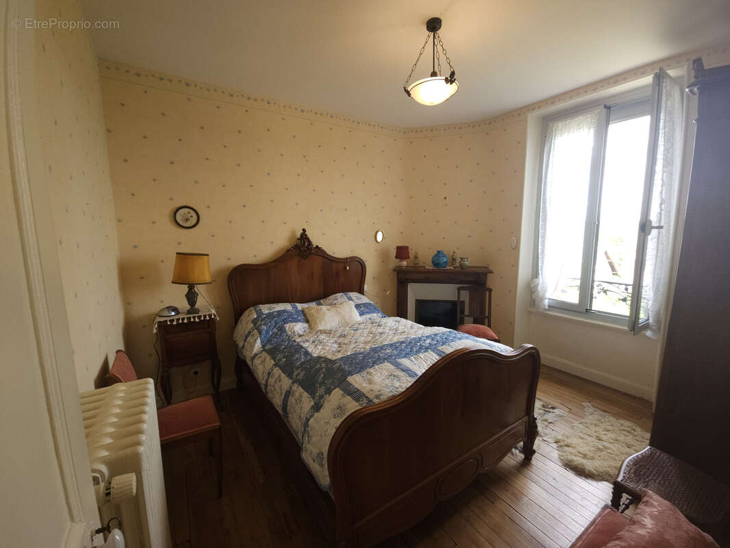 Maison à SAINT-GERMAIN-LES-BELLES