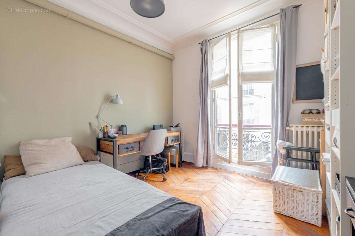 Appartement à PARIS-9E