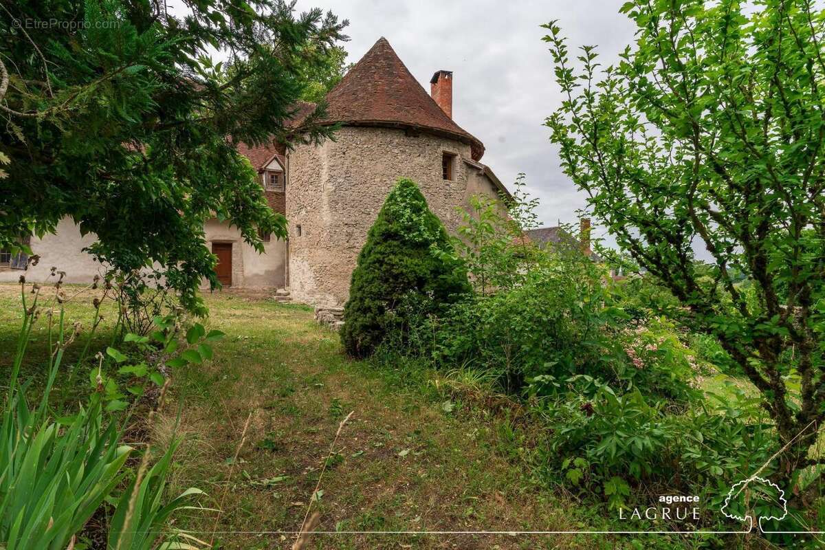   - Maison à CHAVROCHES