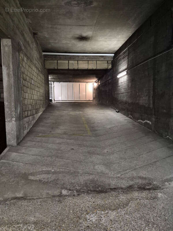 Parking à SAINT-MAURICE