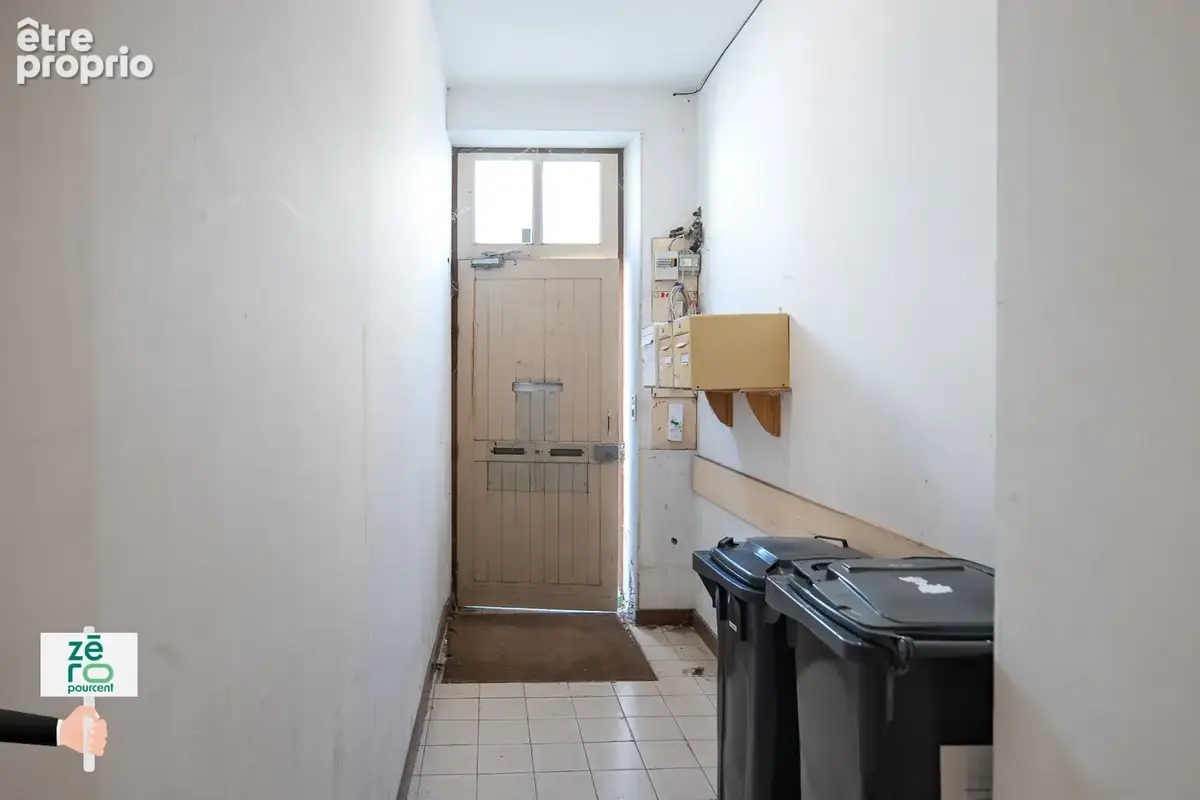 Luçon hyper-centre   immeuble de rapport   3 appartements loués   23 400 € de revenus annuels   rentabilité +8 - photo 2