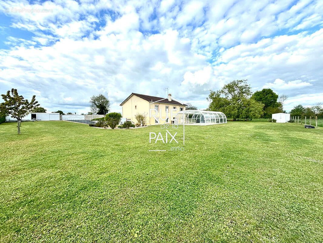Maison à CHATILLON-SUR-THOUET