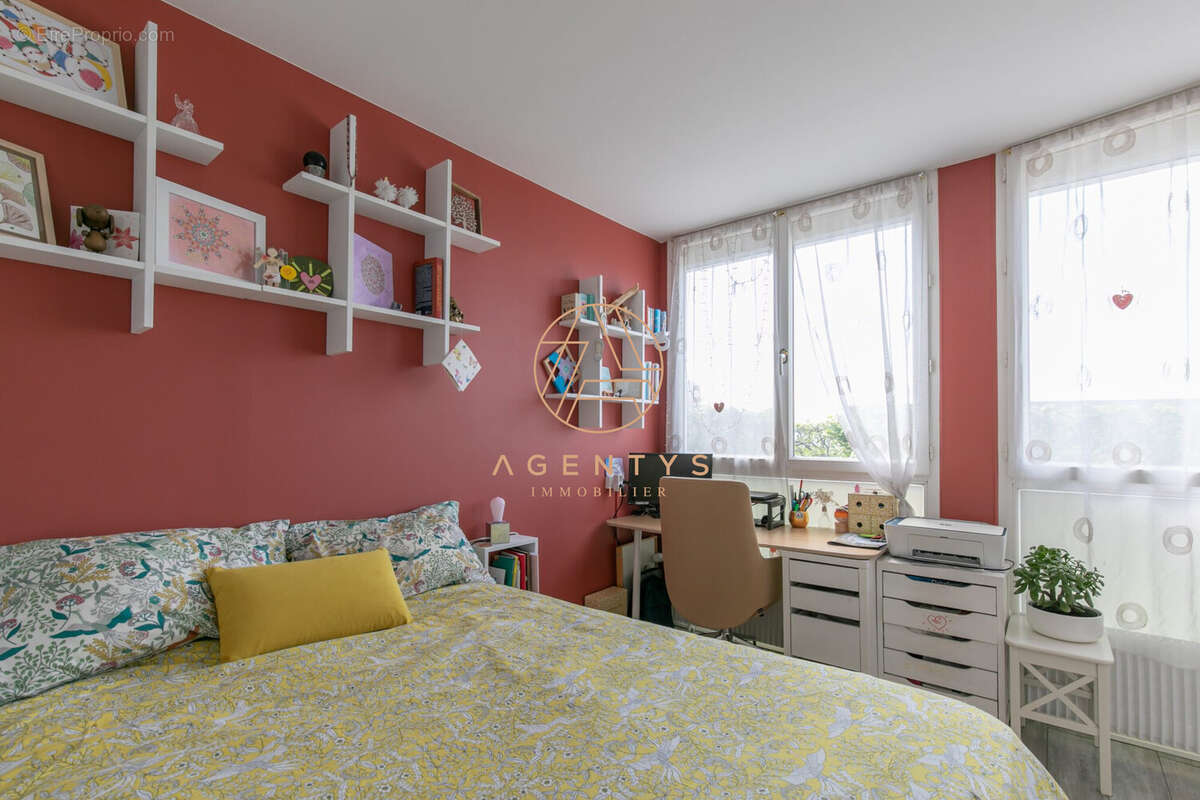 Appartement à SAINT-MAUR-DES-FOSSES