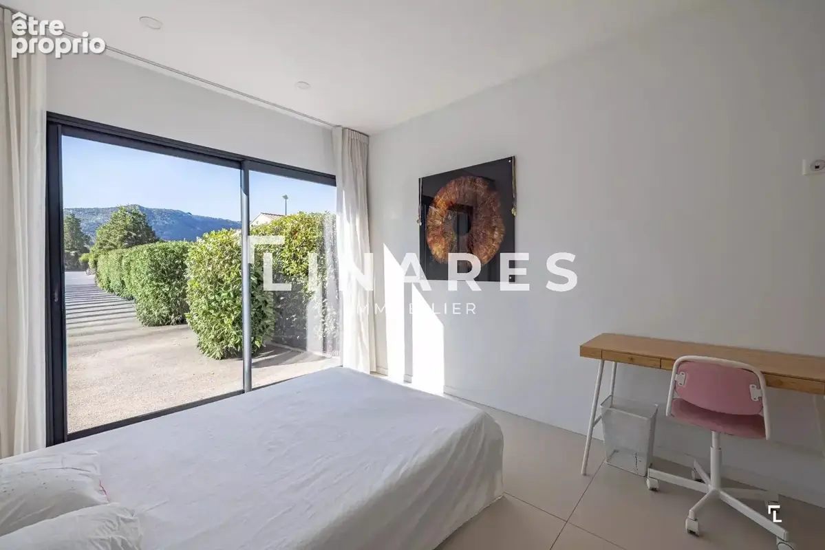 LA PRESTIGIEUSE - Villa T5 de 310m² - Piscines intérieure et extérieure - Salle de sport  - Cuisine d'été - Jardin 990m² - 13420 - photo 20