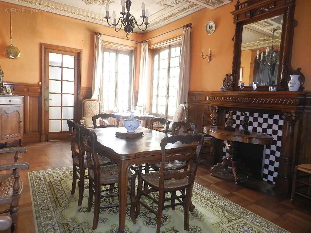 Maison à SAINT-PIERRE-SUR-DIVES