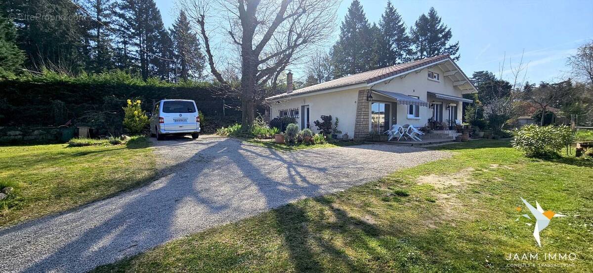 Maison à MONTMERLE-SUR-SAONE