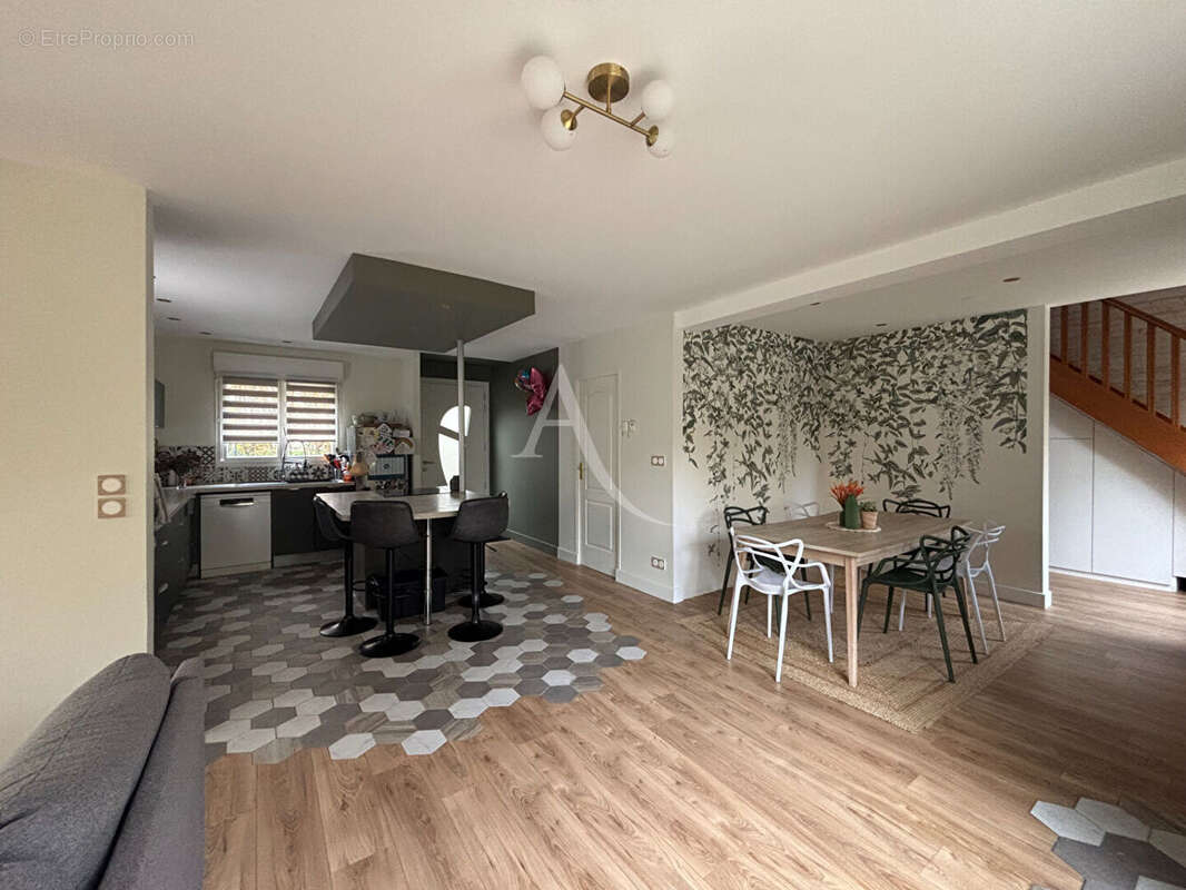 Maison à NUILLE-SUR-VICOIN