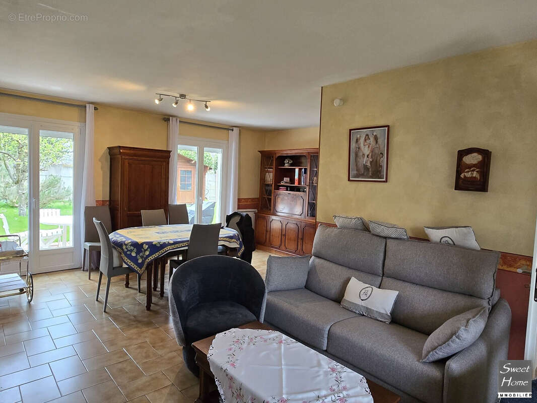 Maison à MAGNY-LES-HAMEAUX