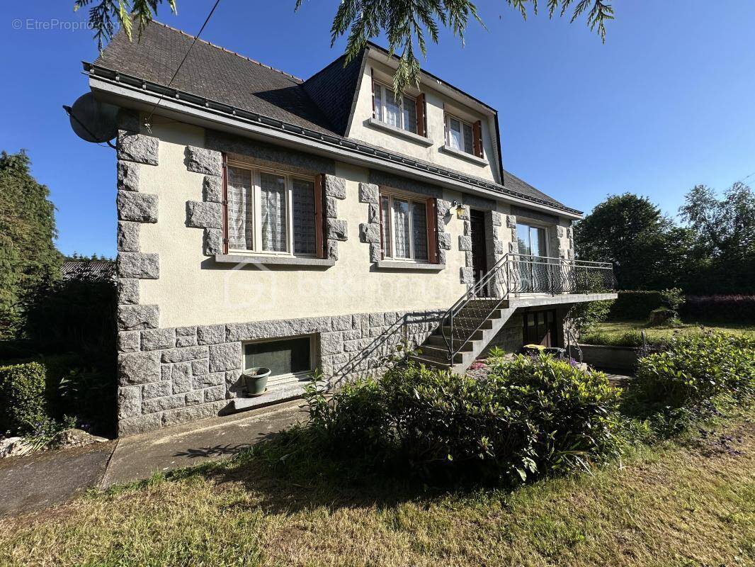 Maison à MENEAC