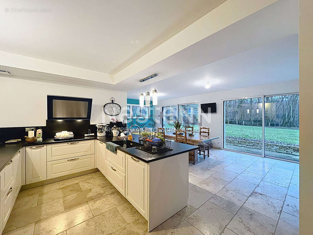 Maison à CHOUZY-SUR-CISSE