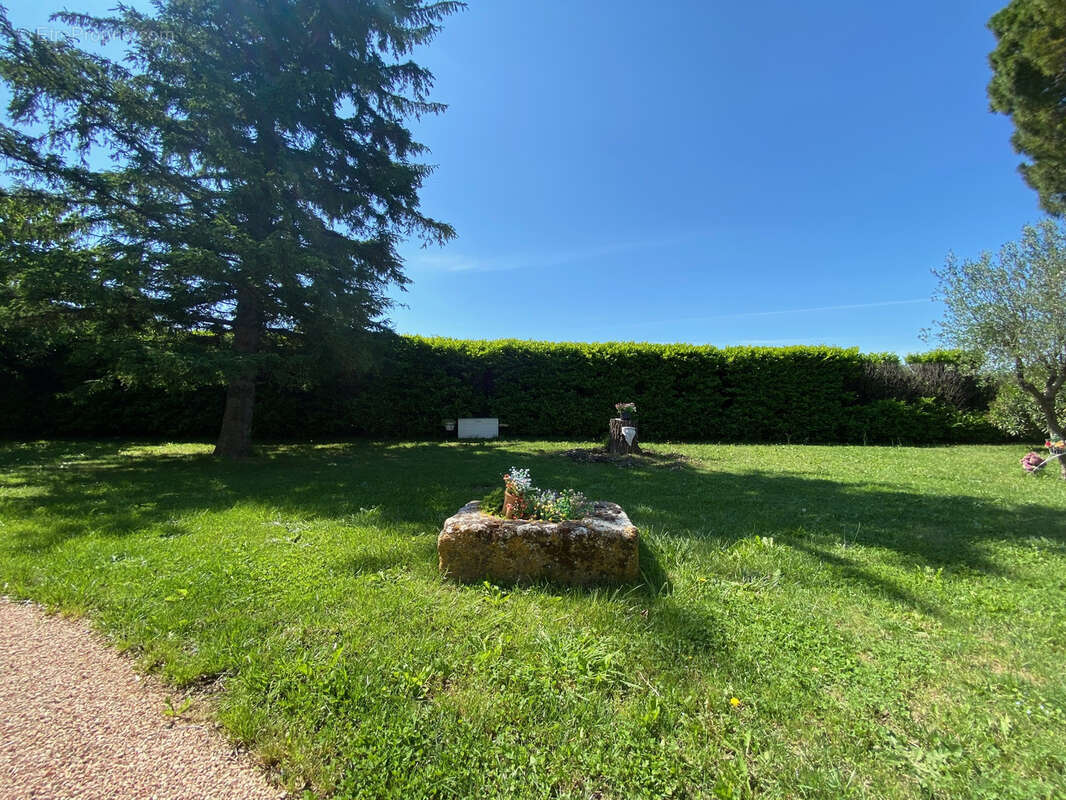 Maison à CADEROUSSE