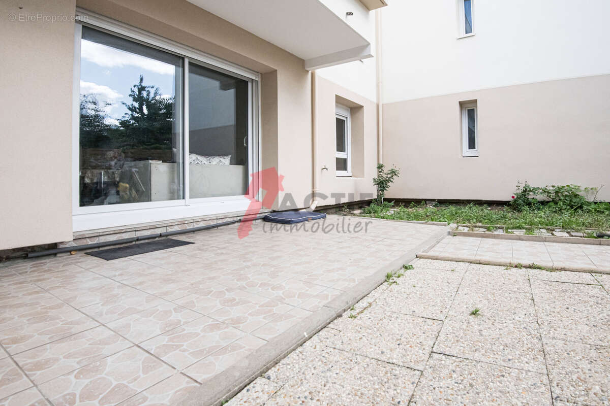 Appartement à COURCOURONNES