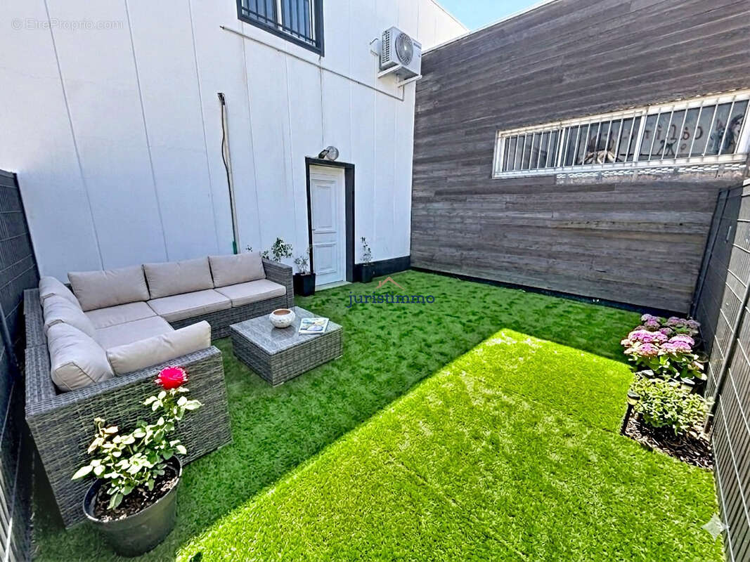 Appartement à CAMARET-SUR-AIGUES