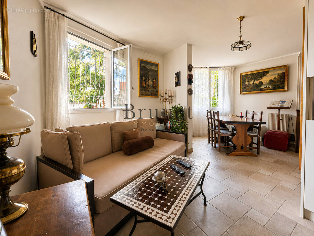 Appartement à SAINT-MAUR-DES-FOSSES