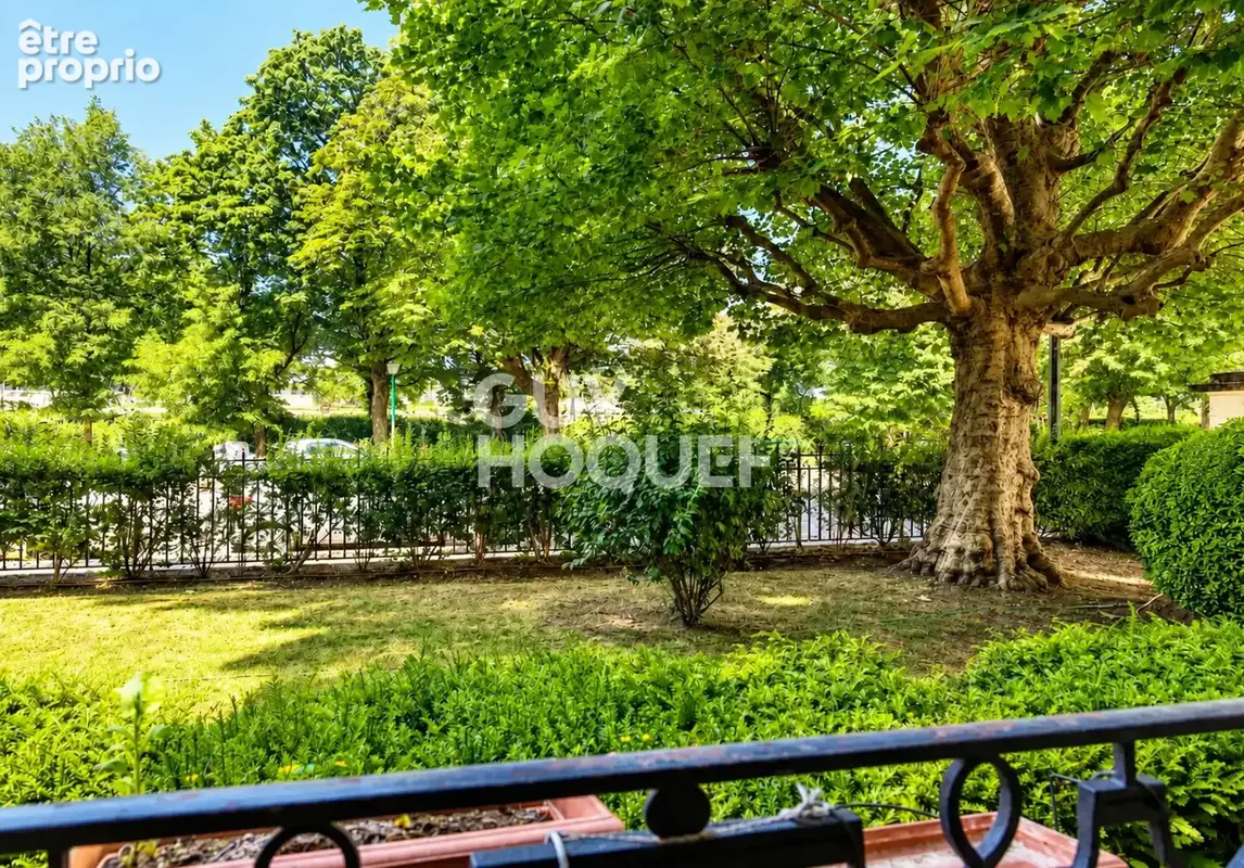 Appartement Paris 16 ème  4 pièce(s) 82 m² - photo 2