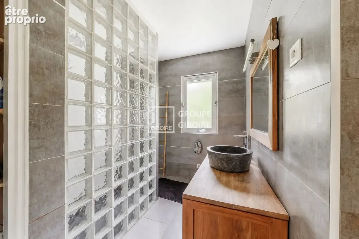 A VENDRE - Agence GIBOIRE PACE *EXCLUSIVITE* - Maison 7 pièces env. 200 m² au sol - La Chapelle Des Fougeretz - photo 6