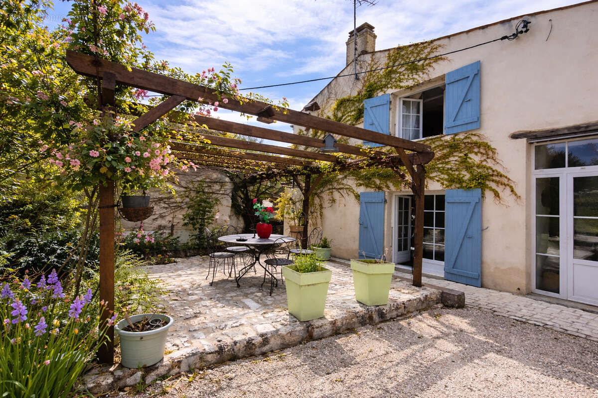 Sainte-soulle propriété 223 m² + gite de 52 m²  5aux multiples possibilités à 15 minutes de la rochelle - photo 4