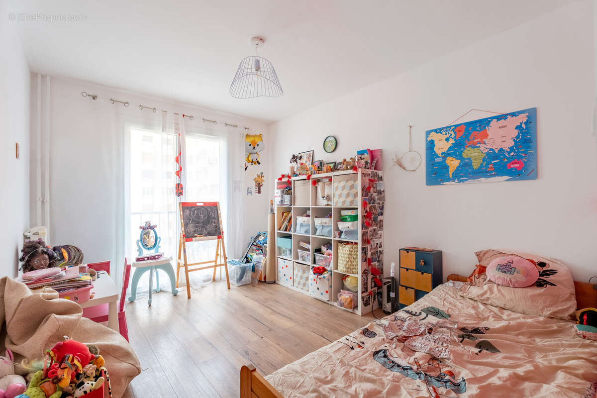 Appartement à MARSEILLE-4E