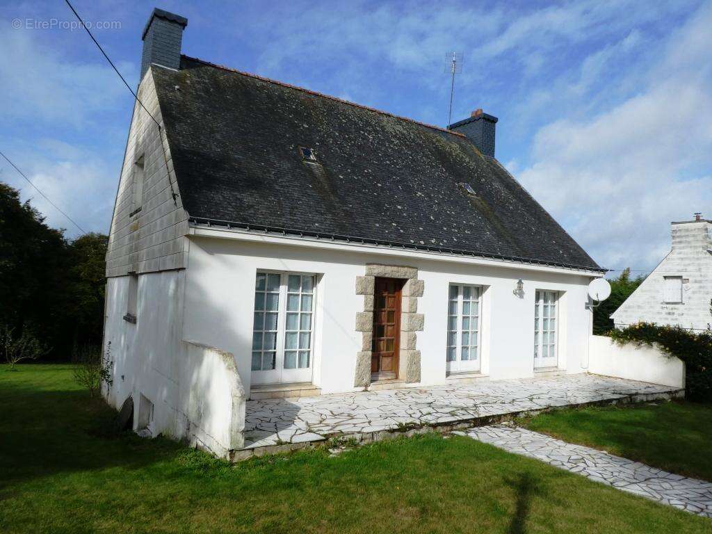 Maison à LOCMALO