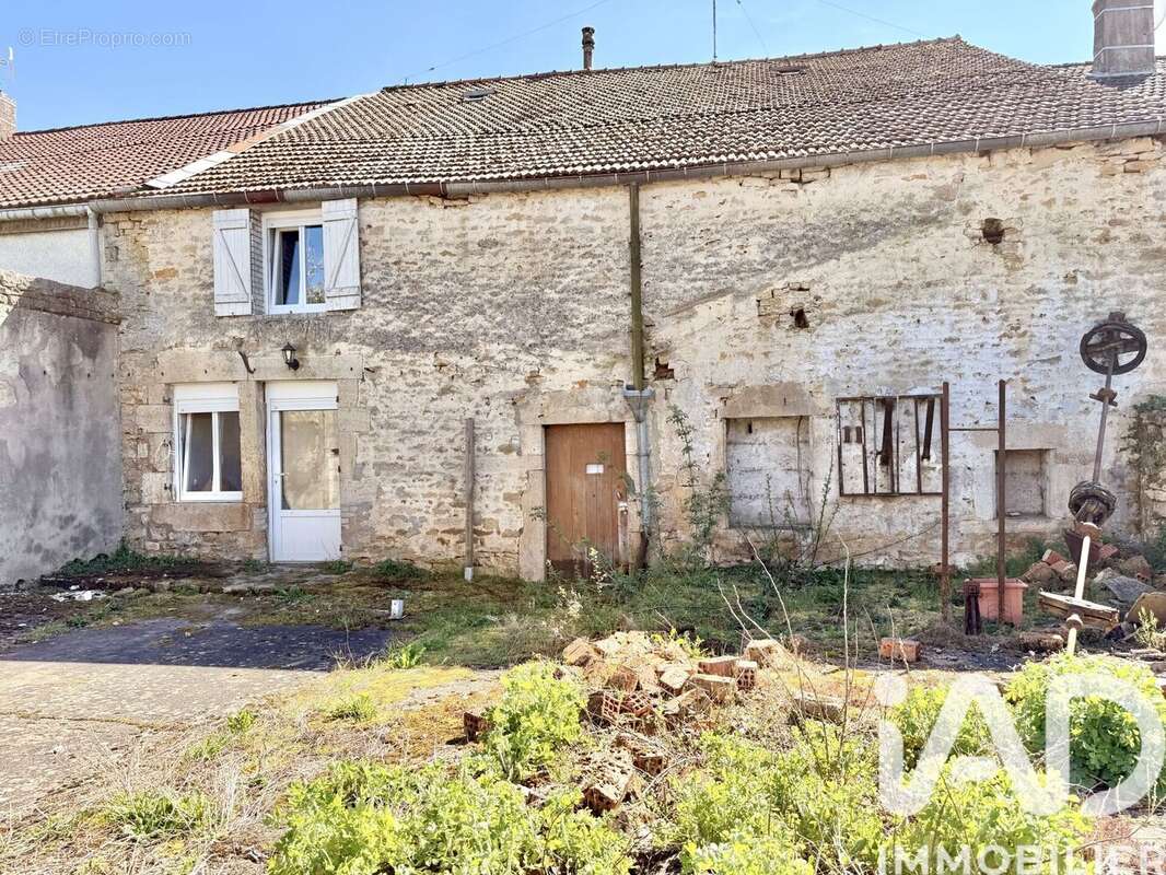 Photo 2 - Maison à DAMPIERRE